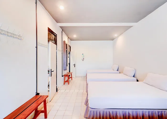 Hotel Collection O At Jalan Padma Near