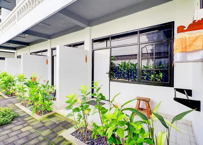 Collection O At Jalan Padma Near Hotel Legian