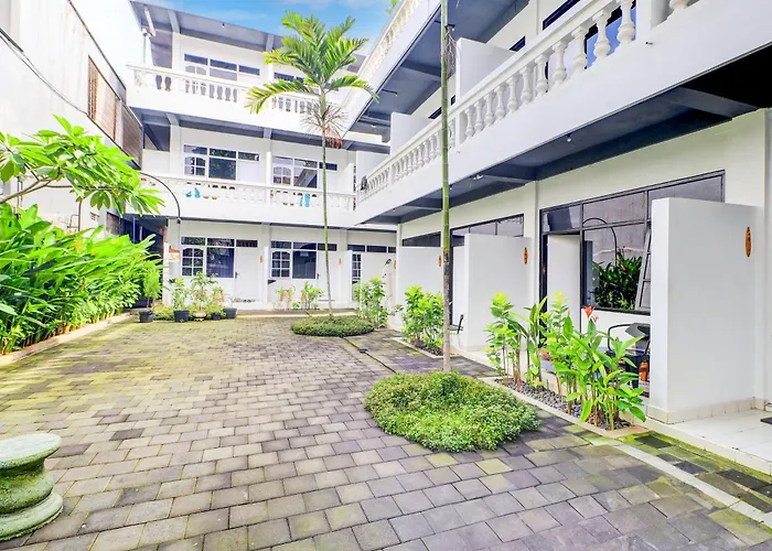 Hotel Collection O At Jalan Padma Near